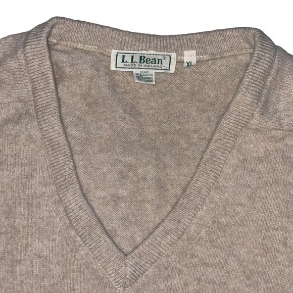 VINTAGE L.L. Bean Pure Wool V-Neck Sweater | Size XL | Excellent Condition - Picture 2 of 4